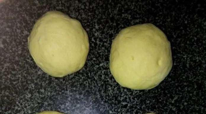 Cách làm bánh bao vỏ bí đỏ