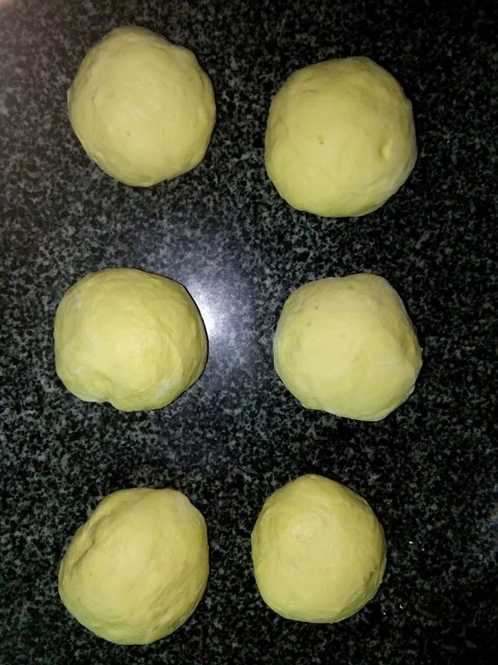 Cách làm bánh bao vỏ bí đỏ