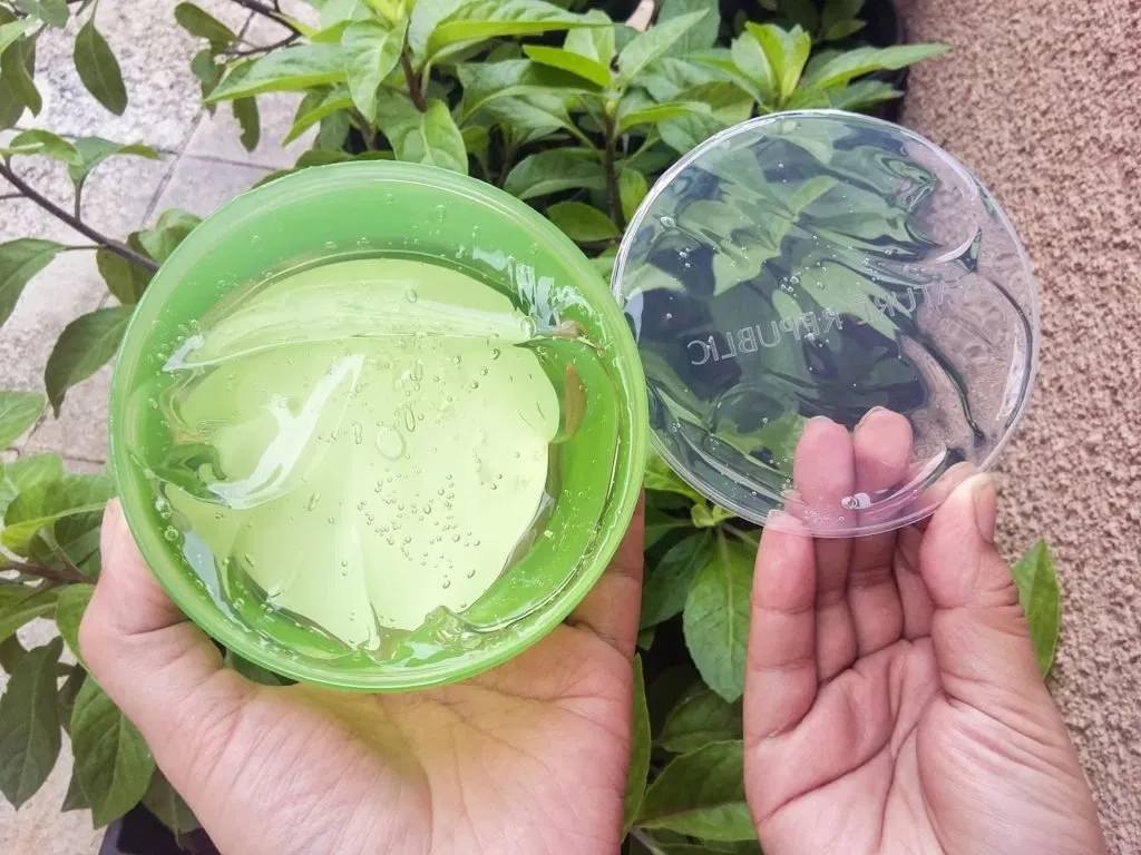 Nature Republic Soothing & Moisture Aloe Vera 92% Soothing Gel