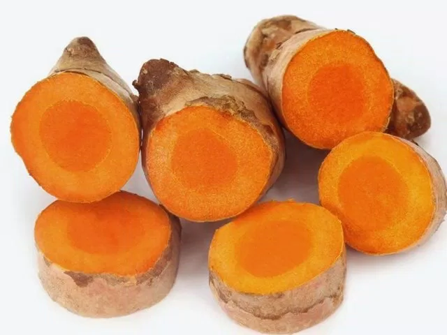 Nghệ tươi trị thâm mụn