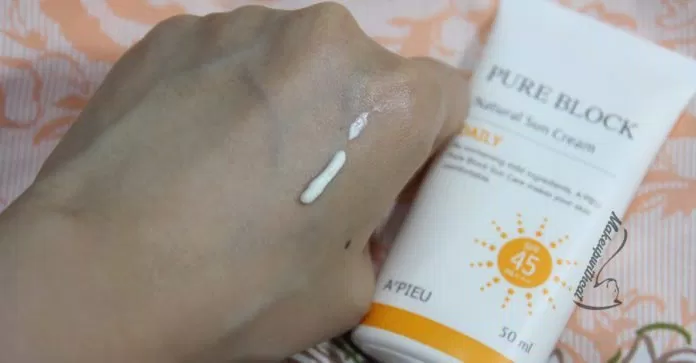 Review kem chống nắng Apieu Pure Block Natural Daily Sun Cream Apieu beauty blogger da khô kem chống nắng kem chống nắng Apieu Pure Block Natural Daily Sun Cream kem chống nắng bình dân Loveat1stshine mỹ phẩm bình dân review mỹ phẩm