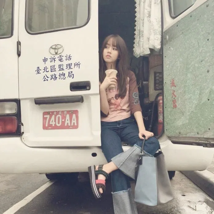 áo thun dài tay họa tiết