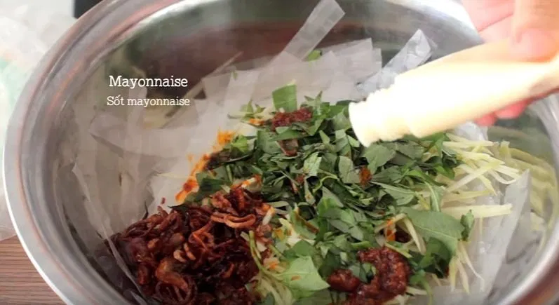 Bánh tráng trộn sốt mayonaise