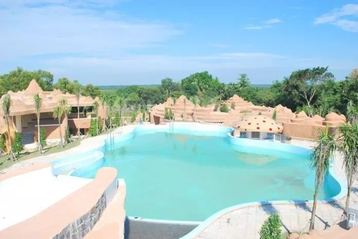bể bơi khu du lịch
