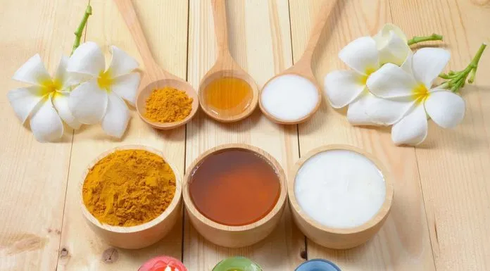 mặt nạ sữa chua tinh bột nghệ