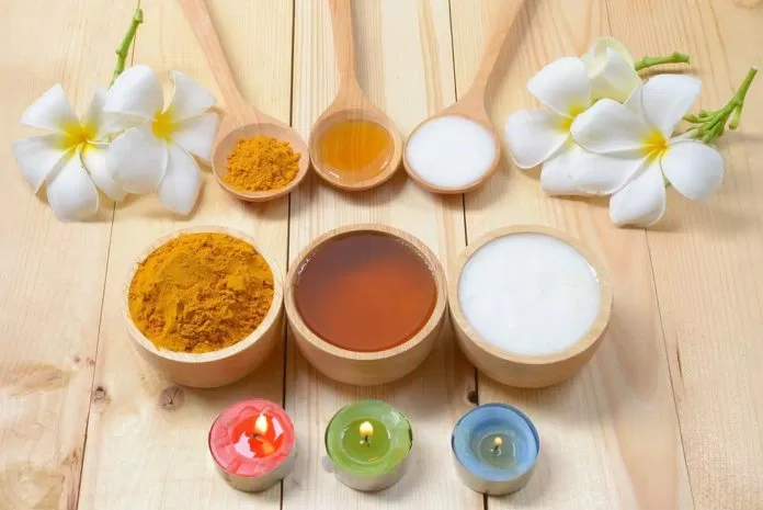 mặt nạ sữa chua tinh bột nghệ