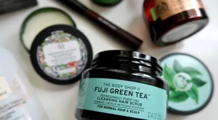 The Body Shop Fuji Green Tea Cleansing Hair Scrub