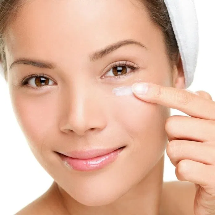 Simple Kind To Eyes Revitalising Eye Roll-On