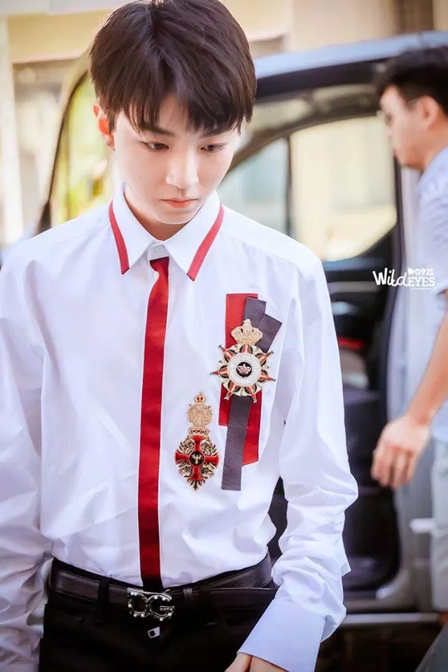 áo sơ mi trắng