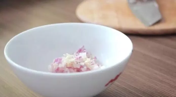 Gỏi xoài khô cá trích