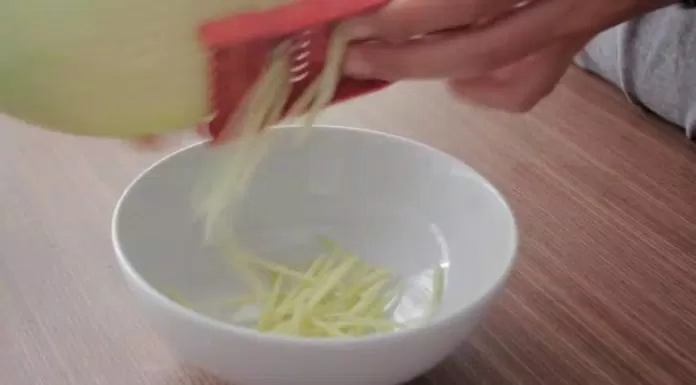 Gỏi xoài khô cá trích