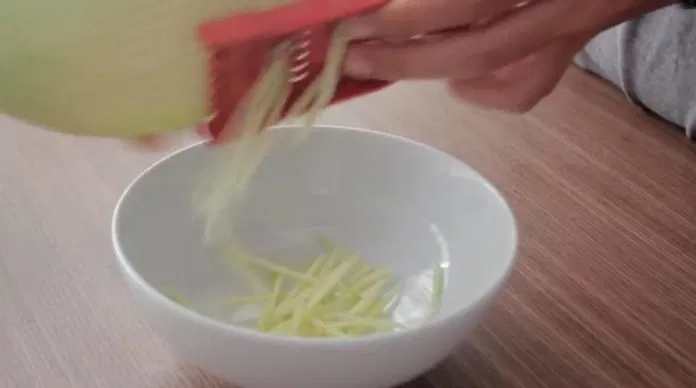 Gỏi xoài khô cá trích