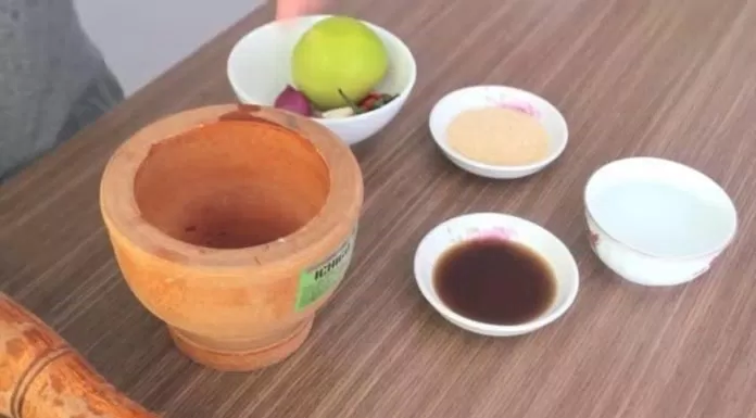 Gỏi xoài khô cá trích