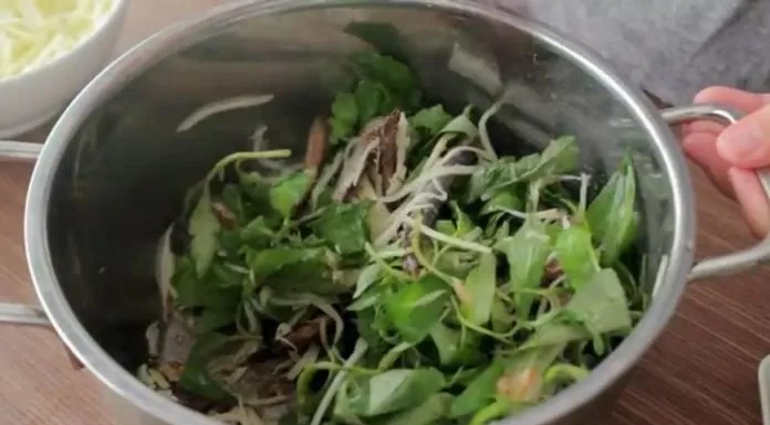 Gỏi xoài khô cá trích