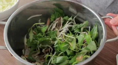 Gỏi xoài khô cá trích