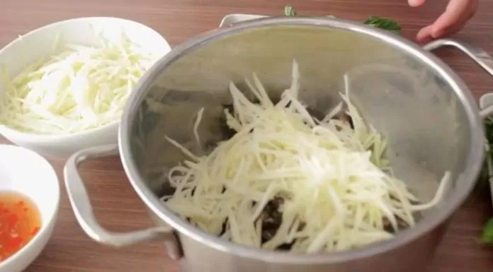 Gỏi xoài khô cá trích