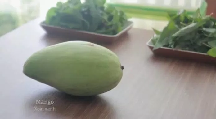 Gỏi xoài khô cá trích