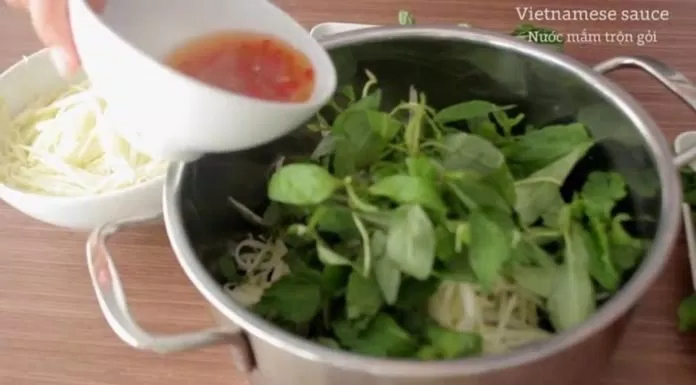 Gỏi xoài khô cá trích