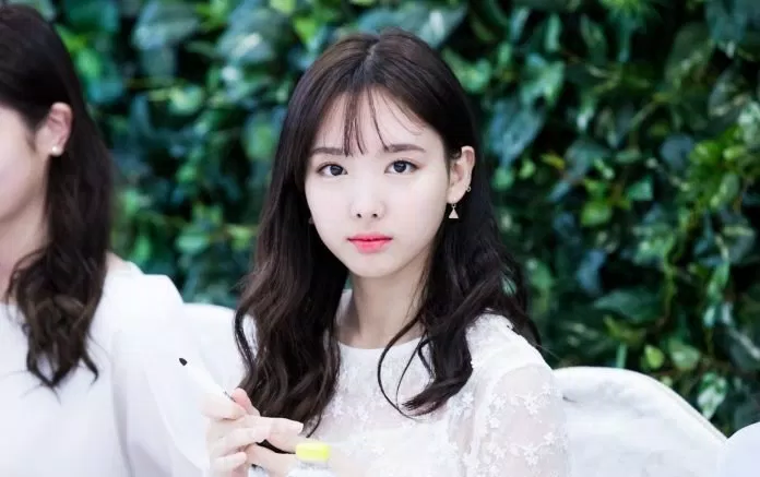 Điểm mặt 6 cô chị cả thường bị nhầm là em út của nhóm nhạc nữ KPOP