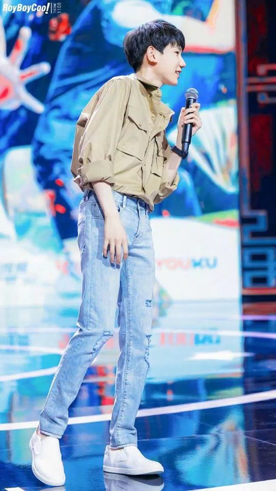 Quần jeans cá tính