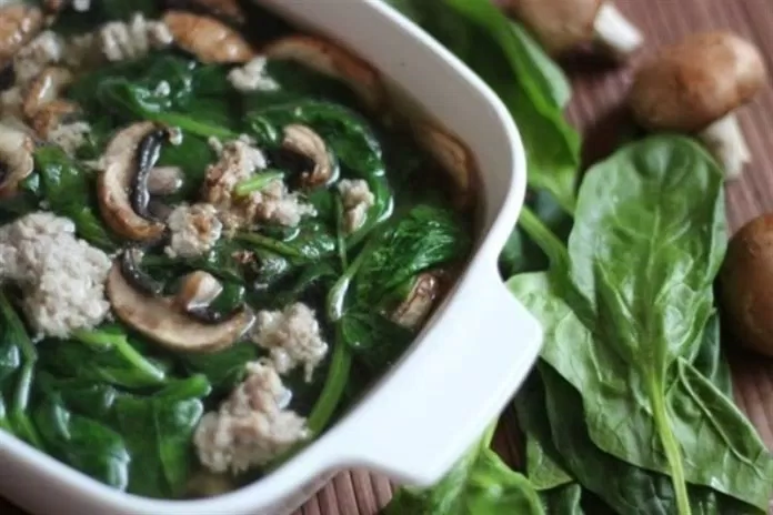 Canh rau chân vịt