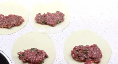 Đặt nhân bánh