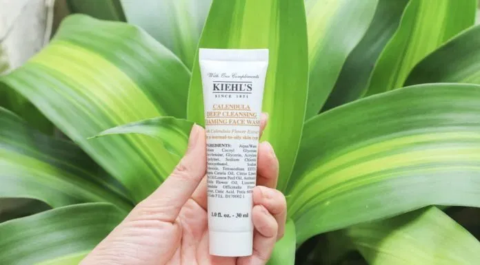 Review sữa rửa mặt Kiehls Calendula Deep Cleansing Foaming Face Wash beauty blogger da dầu da nhạy cảm Kiehls Kiehls Calendula Deep Cleansing Foaming Face Wash Mailovesbeauty PrettyMuchChanel review mỹ phẩm sữa rửa mặt sữa rửa mặt Kiehls sữa rửa mặt Kiehls Calendula Deep Cleansing Foaming Face Wash TheMakeaholics