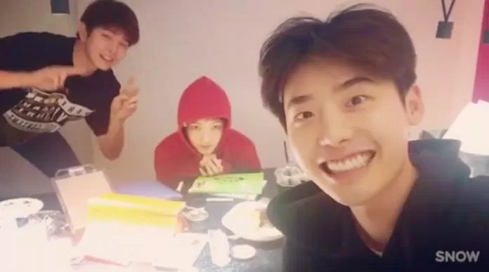 Lee Jong Suk và bạn thân