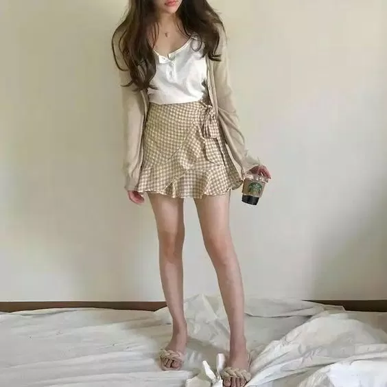 chân váy đuôi cá lệch ngắn