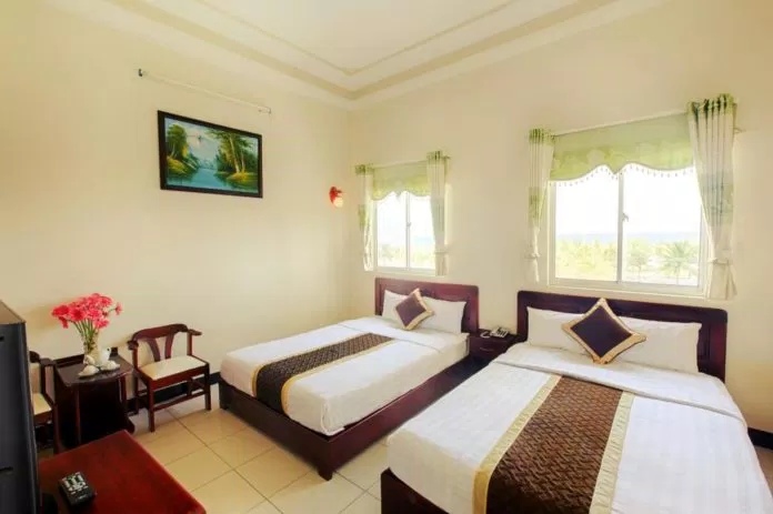Green Moon Beach Hostel
