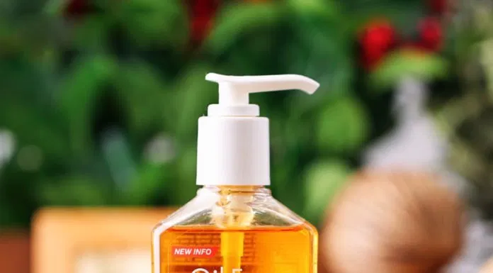sữa rửa mặt