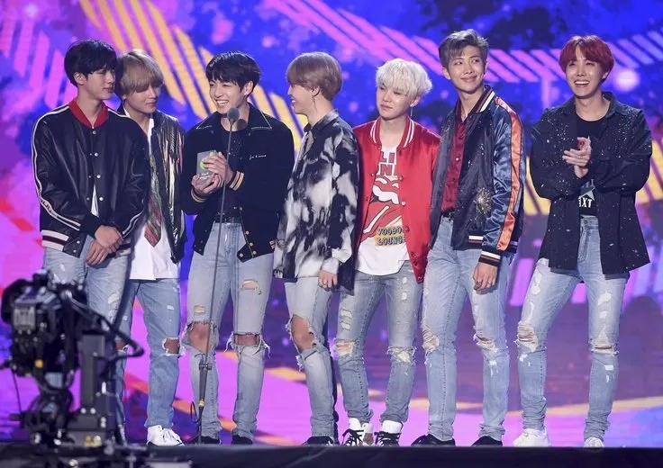 Giành được Daesang kép tại MMA, BTS thực sự là một Nghệ sĩ toàn cầu Bangtan BTS Daesang KPOP Love Yourself Her Melon Music Awards