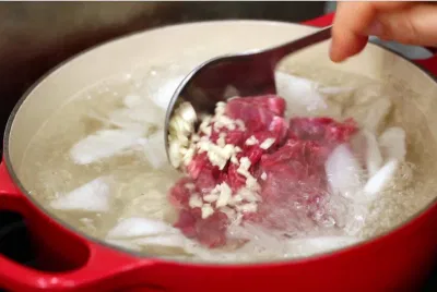 Thịt bò hầm củ cải trắng