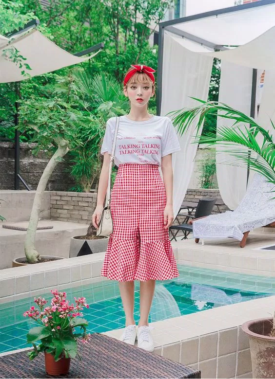 váy đuôi cá caro xẻ tà