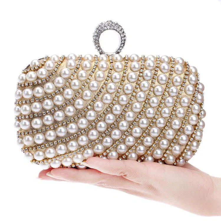Ví cầm tay clutch
