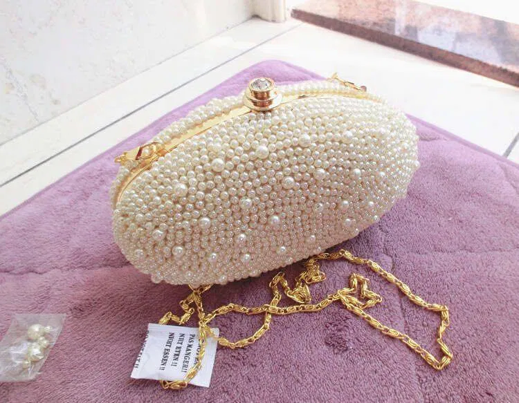 Ví cầm tay clutch