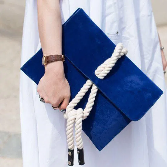 Ví cầm tay clutch