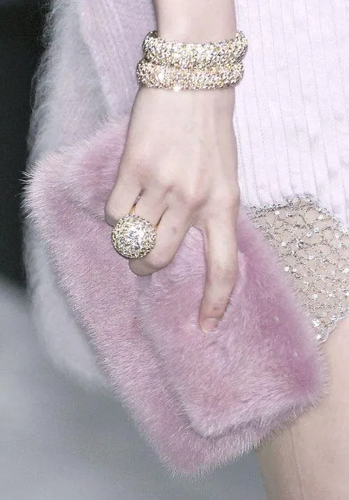 Ví cầm tay clutch