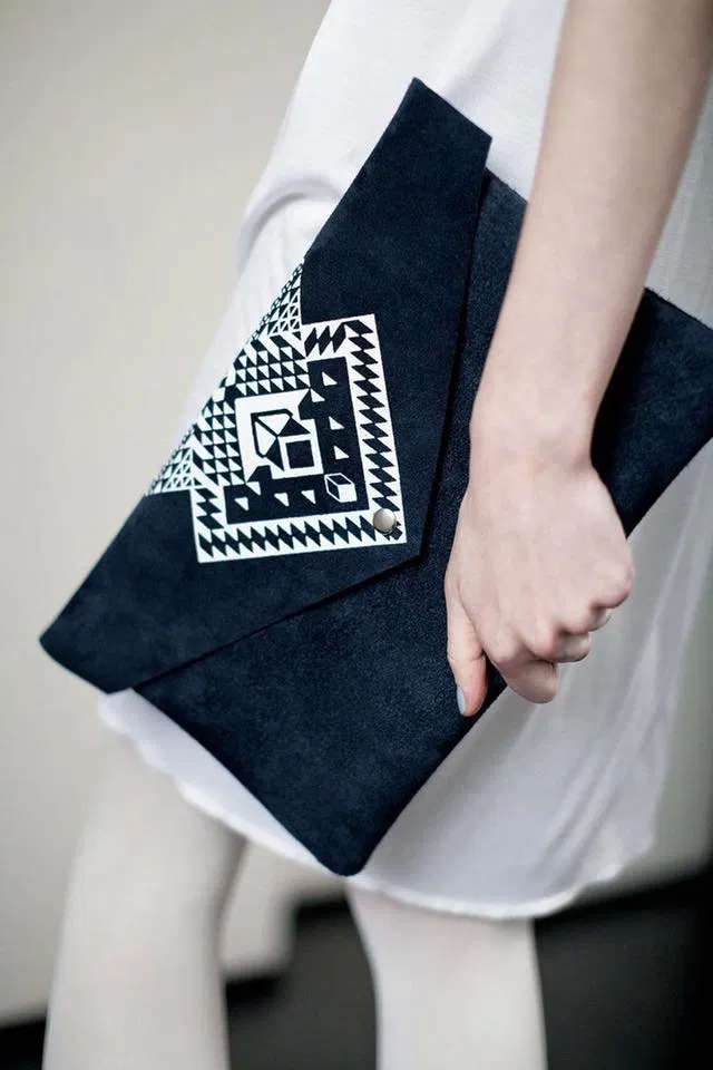 Ví cầm tay clutch
