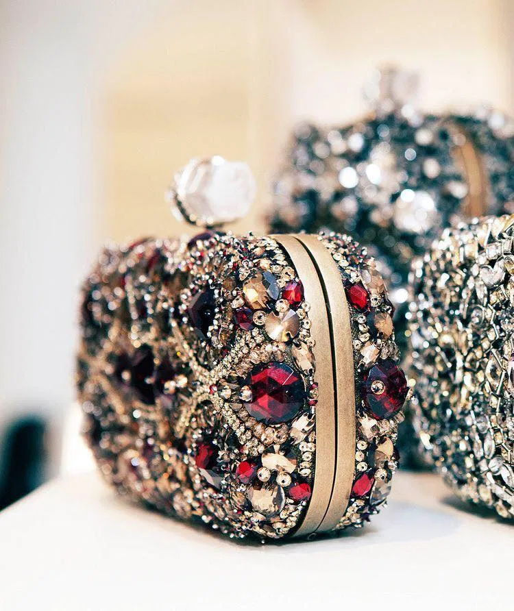 Ví cầm tay clutch