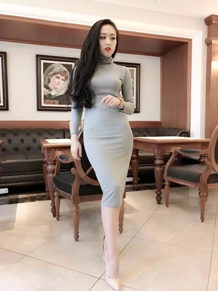 Đầm body cổ lọ 