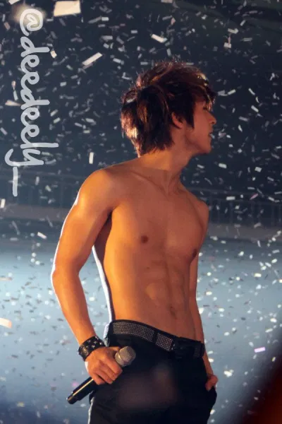 Dongwoon 6 múi