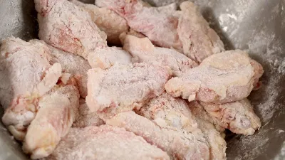 gà rán tẩm bộịt