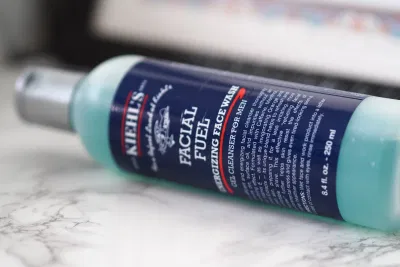 Mỹ phẩm Kiehls: Mỹ phẩm dưỡng da cao cấp từ thiên nhiên Andre Hamann gương mặt đại diện cho Kiehls Kiehls Kiehls Calendula Deep Cleansing Foaming Face Wash Kiehls Rare Earth Deep Pore Cleansing Masque Kiehls Ultra Facial Cream Matthew McConaughey mỹ phẩm dưỡng da Mỹ phẩm dưỡng da cao cấp mỹ phẩm Kiehls thương hiệu mỹ phẩm