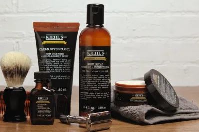 Mỹ phẩm Kiehls: Mỹ phẩm dưỡng da cao cấp từ thiên nhiên Andre Hamann gương mặt đại diện cho Kiehls Kiehls Kiehls Calendula Deep Cleansing Foaming Face Wash Kiehls Rare Earth Deep Pore Cleansing Masque Kiehls Ultra Facial Cream Matthew McConaughey mỹ phẩm dưỡng da Mỹ phẩm dưỡng da cao cấp mỹ phẩm Kiehls thương hiệu mỹ phẩm