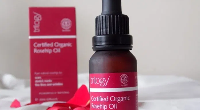 Review dầu dưỡng ẩm Trilogy Certified Organic Rosehip Oil