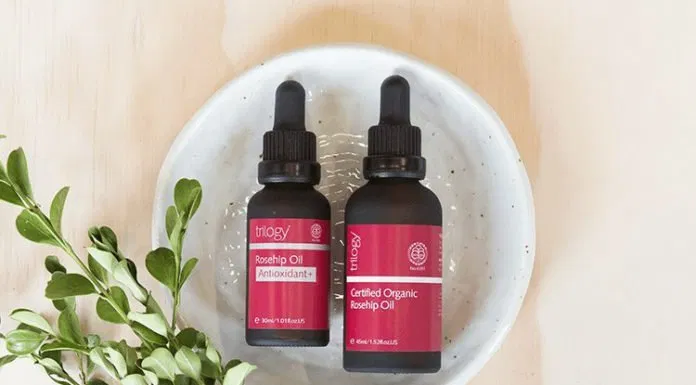 Review dầu dưỡng ẩm Trilogy Certified Organic Rosehip Oil