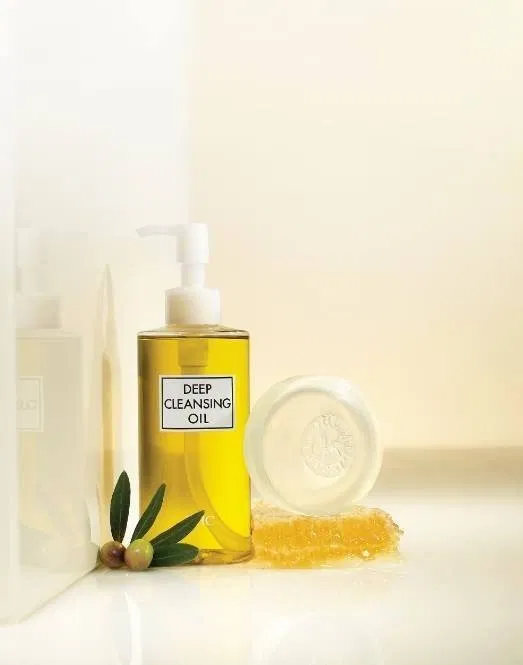 Review dầu tẩy trang cho da nhờn DHC Deep Cleansing Oil