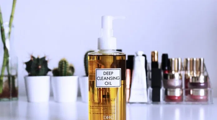 Review dầu tẩy trang cho da nhờn DHC Deep Cleansing Oil 