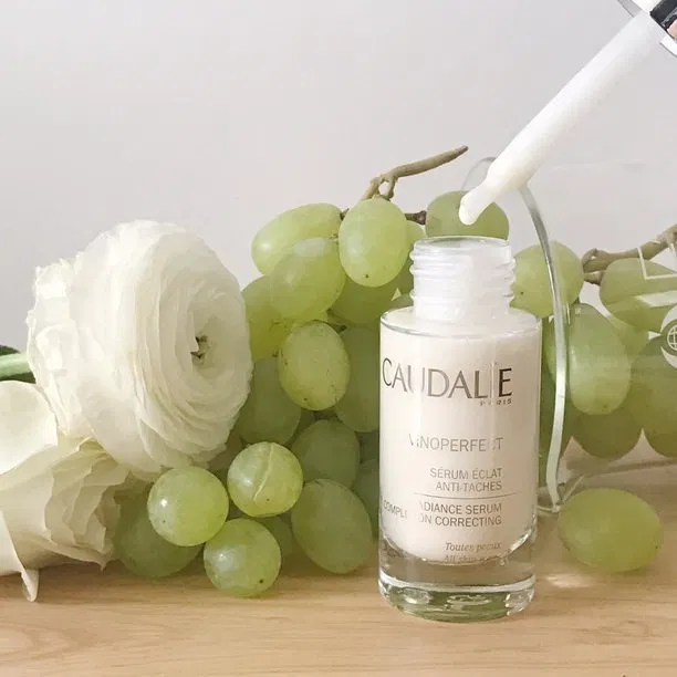 Review serum trị thâm mụn cho da nhạy cảm Caudalie Vinoperfect Radiance Serum Complexion Correcting